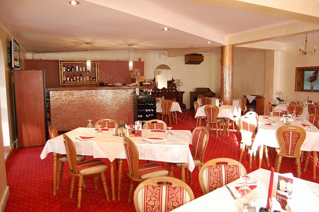 Cazare in Oradea - PENSIUNEA TULIPAN NERO - Sanmartin