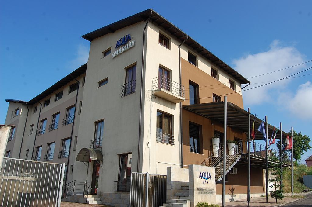 Cazare in Oradea - HOTEL AQUA - Oradea-baile1mai Cazare in Oradea - HOTEL AQUA - Oradea-baile1mai