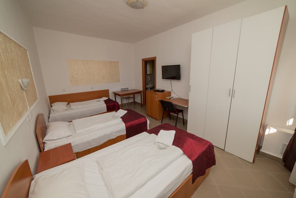 Cazare in Oradea - PENSIUNEA RECIDENCY - Oradea Cazare in Oradea - PENSIUNEA RECIDENCY - Oradea