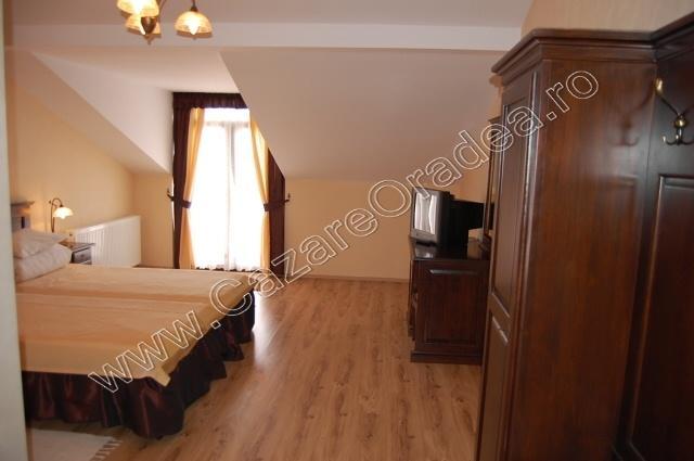 Cazare in Oradea - LA SOSTA-,,MOTEL RESTAURANT PIZZERIE'' - Dn 79 (salonta - 10 Km)